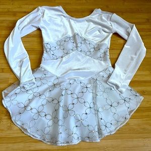 Figure skating ice skate dress white velvet with silver glitter
